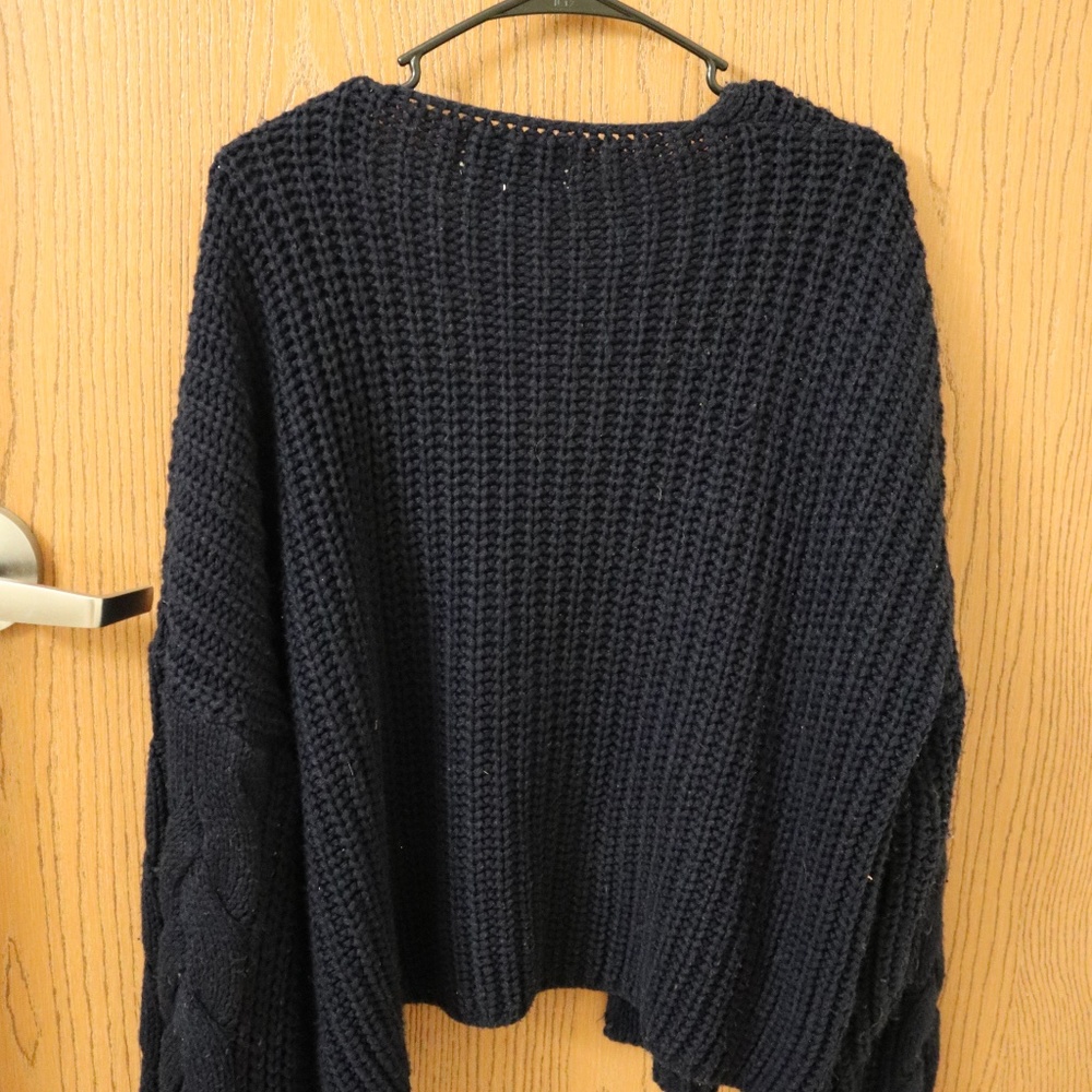 Oversize W concept Cardigans - Picture 3 of 3